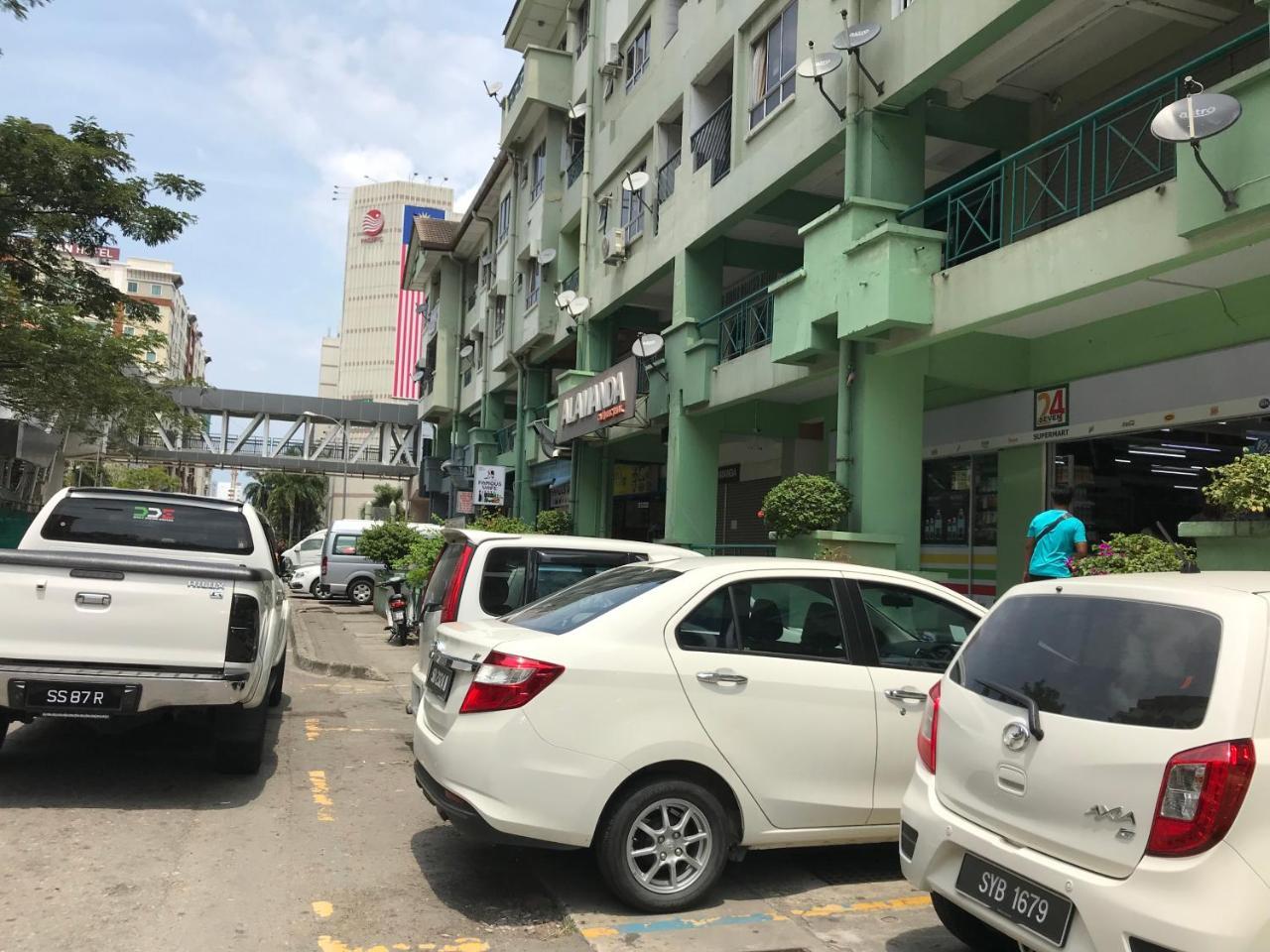 Nusantara Mattwaddien Hostel Kota Kinabalu Eksteriør billede
